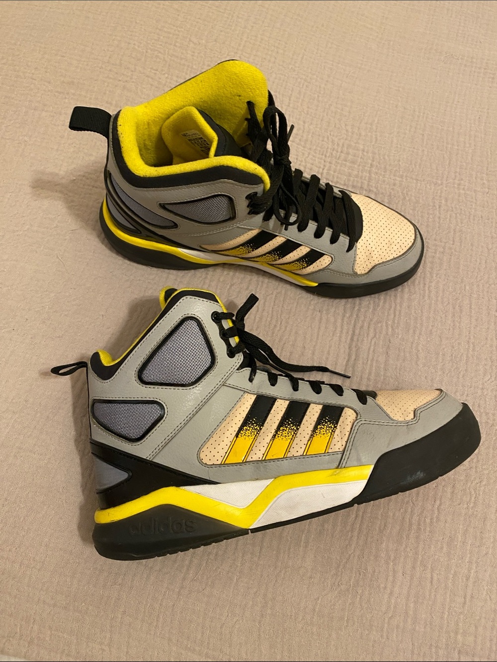 adidas High-Top Athletic Sneakers in Yellow, Black, Gray. Size 9